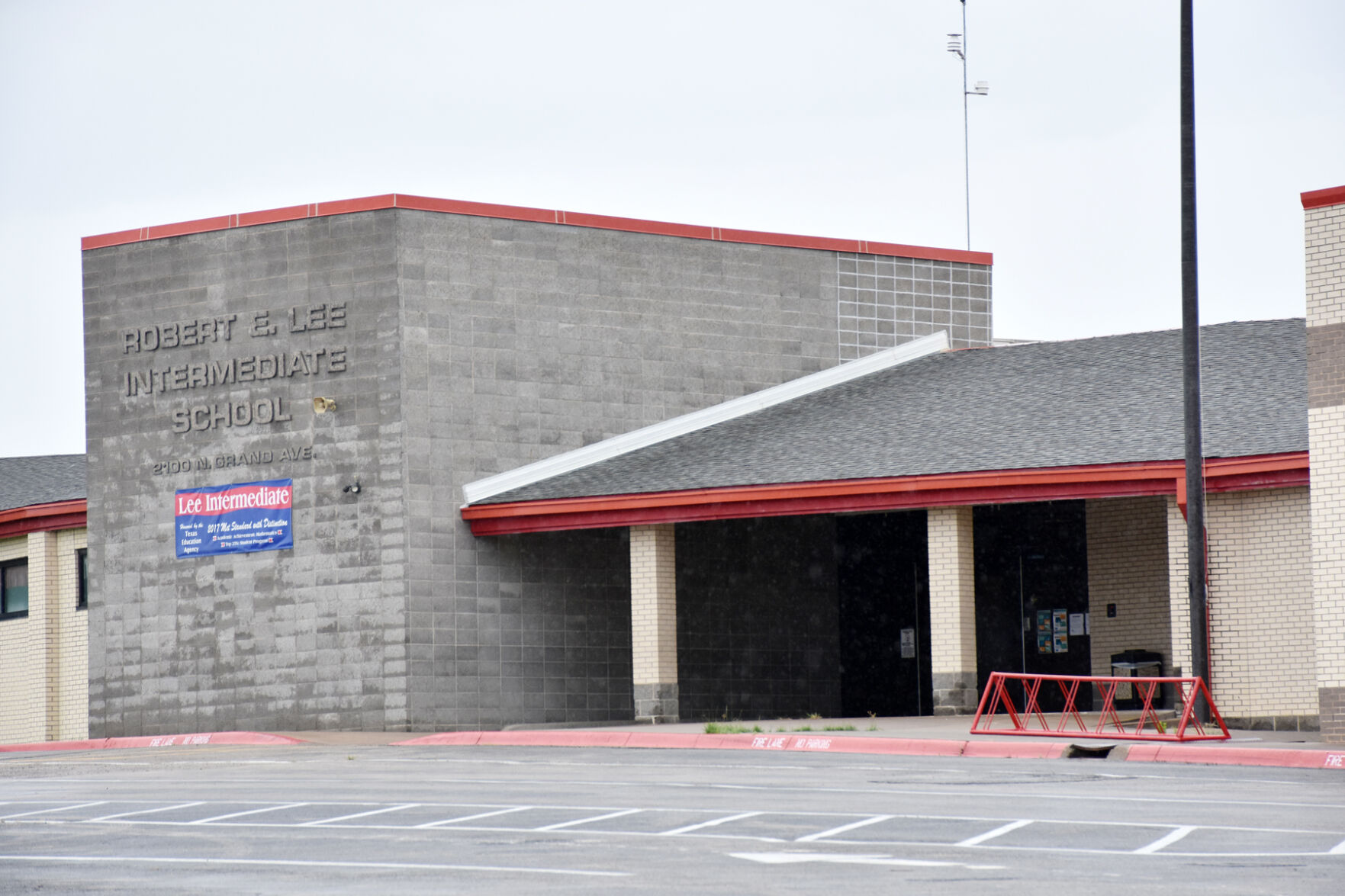 Robert E. Lee Intermediate